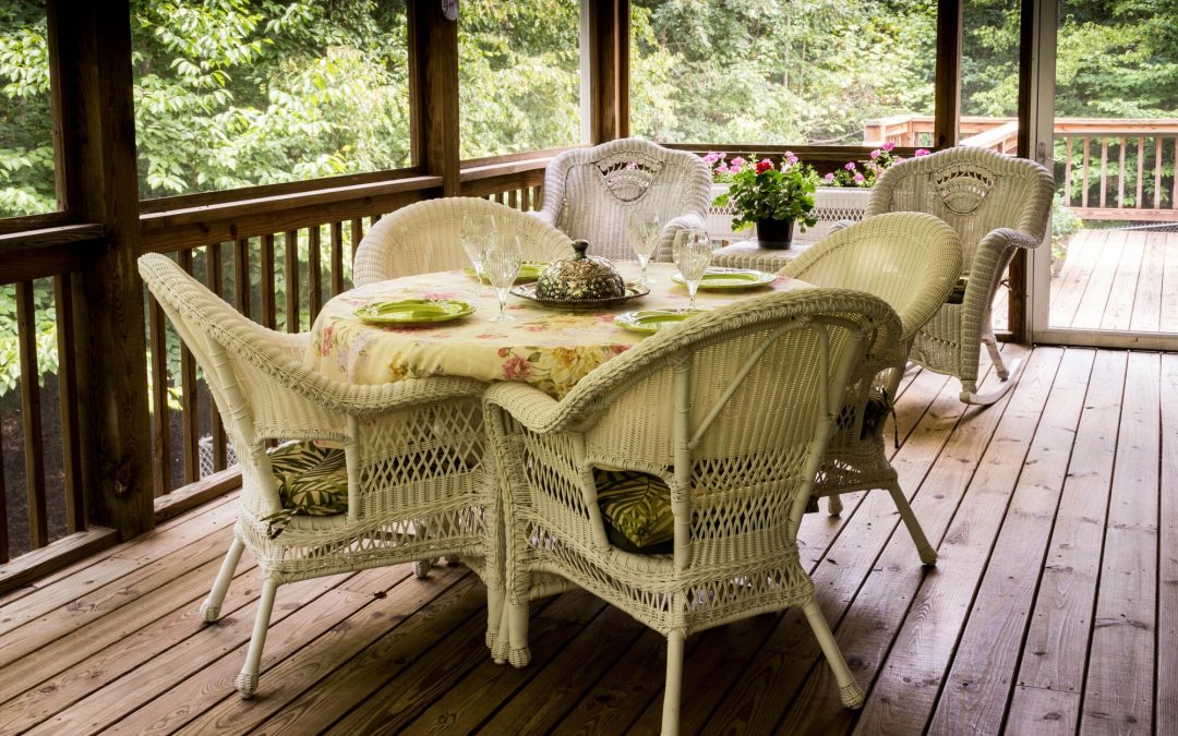 5 Outdoor Enclosed Patio Ideas to Try This Spring